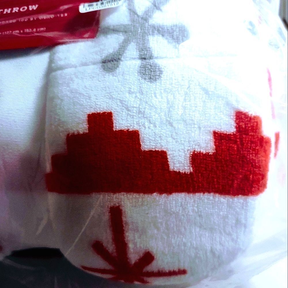 WONDERSHOP WINTER SNOWFLAKE PATTERN HYGGE THROW SIZE 50"X60" - Picture 2 of 5